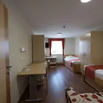 S Ξενοδοχείο 3*