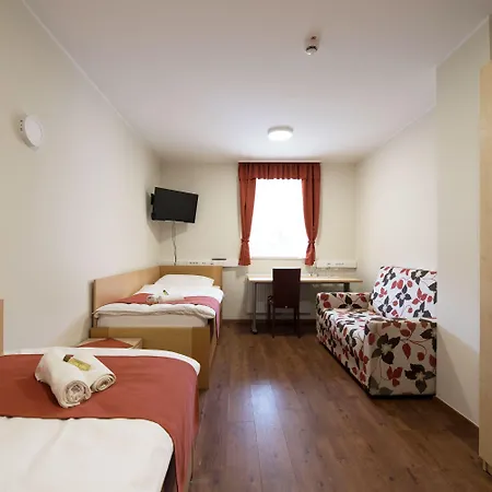 S - Simple Centre Hotell
