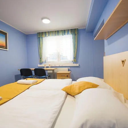 Hotell S - Simple Centre Maribor