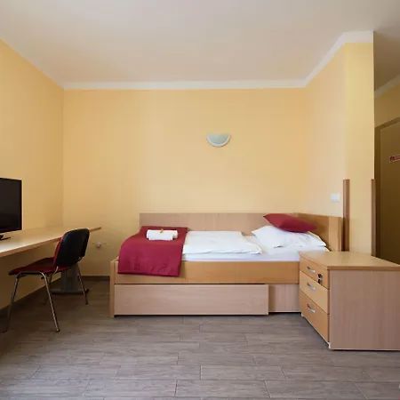 S - Simple Centre 3* Maribor