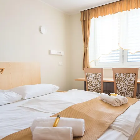 Hotell S - Simple Centre Maribor