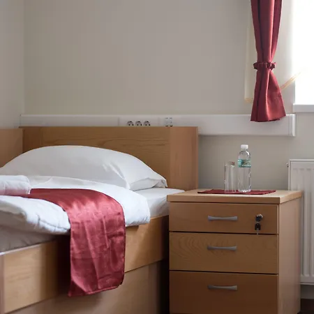 S - Simple Centre Hotell