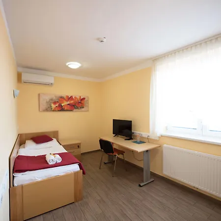 Hotell S - Simple Centre Maribor
