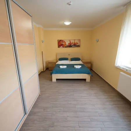 S - Simple Centre Hotell