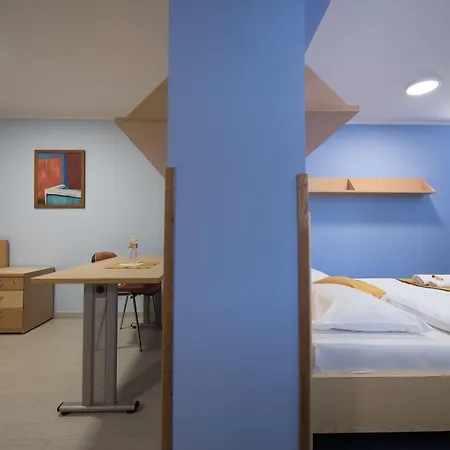S - Simple Centre Hotell 3*