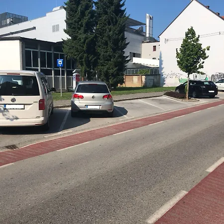 S - Simple Centre Maribor