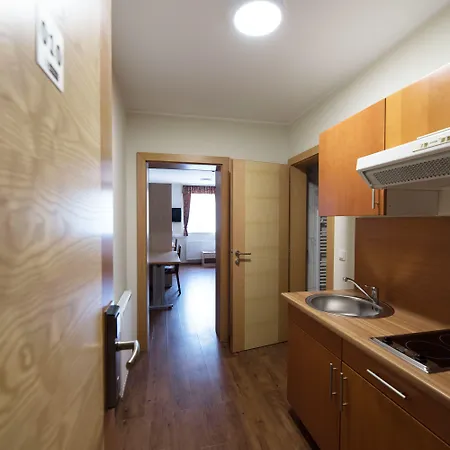 S - Simple Centre Hotell 3*