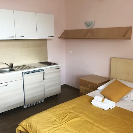 Hotell S - Simple Centre Maribor
