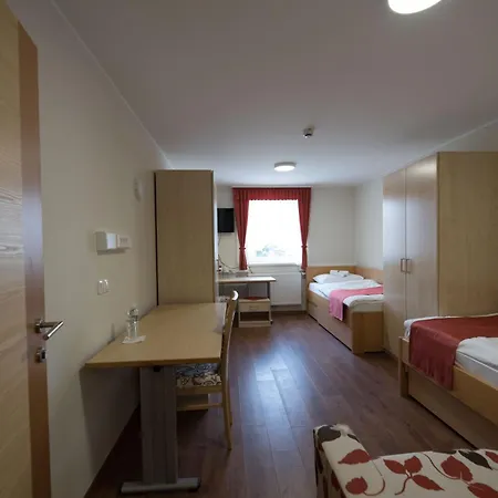 S - Simple Centre Hotell 3*