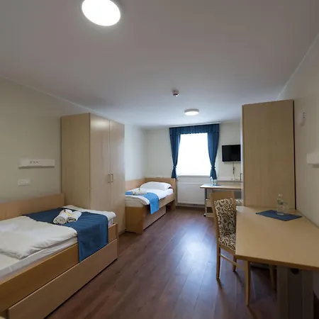 S - Simple Centre Hotell 3*