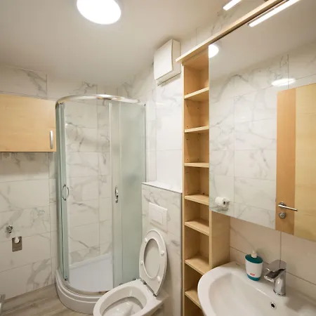 S - Simple Centre Hotell