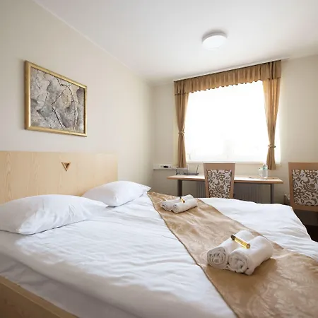 Hotell S - Simple Centre Maribor